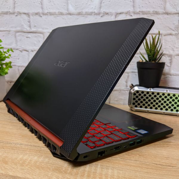 БУ ноутбук Acer Nitro 5 AN515-54 15.6'' FHD IPS 144Гц i7-9750H RTX 2060 6GB + SSD