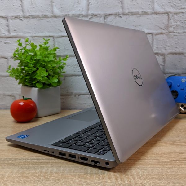 БУ Ноутбук Dell Latitude 5520 15.6'' FHD IPS i5 1135G7 16GB 256GB SSD