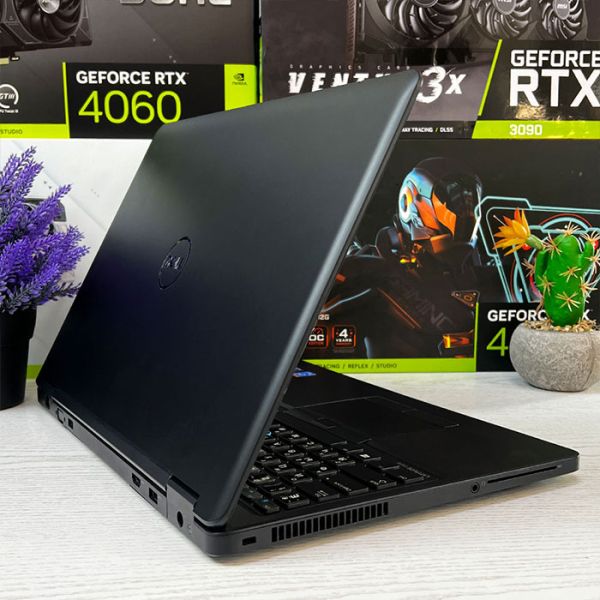 АКЦИЯ! Оригинальный Dell Latitude E5550 15.6" 8GB Intel Core i5-5300U 256GB SSD+новая батарея