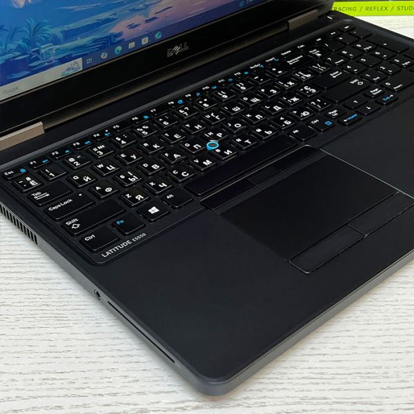 АКЦИЯ! Оригинальный Dell Latitude E5550 15.6" 8GB Intel Core i5-5300U 256GB SSD+новая батарея