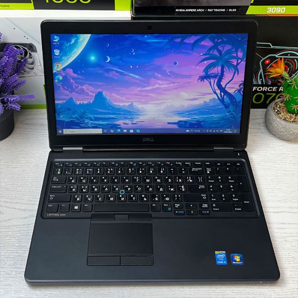 АКЦИЯ! Оригинальный Dell Latitude E5550 15.6" 8GB Intel Core i5-5300U 256GB SSD+новая батарея