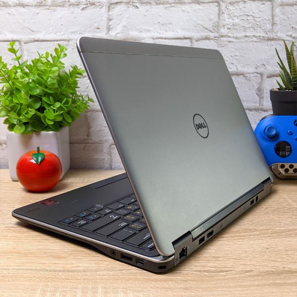 БУ Ноутбук DELL Latitude E7240 12.5" HD Ready TN+film i7 4600U 8GB RAM 256GB SSD