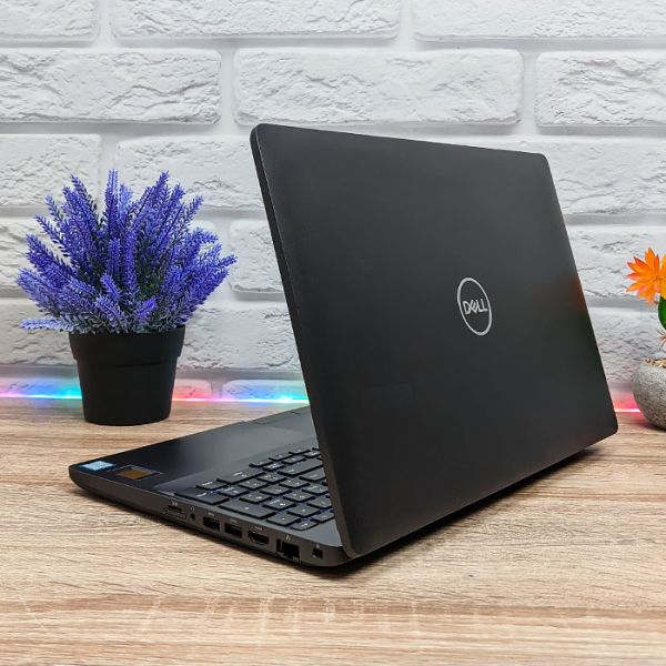 БУ Ноутбук Dell Precision 3541 15.6" FHD IPS i7 9750H Nvidia Quadro P620 8GB 256GB SSD