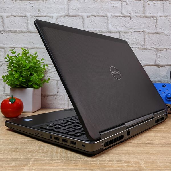 БУ Ноутбук Dell Precision 7520 15.6" FHD IPS i7 6820HQ Nvidia Quadro M2200 4GB 16GB + SSD