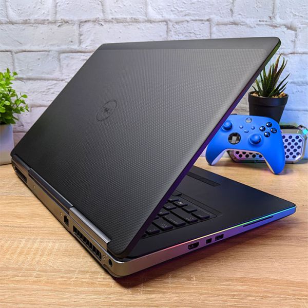 БУ Ноутбук Dell Precision 7710/7720 17.3" FHD IPS i7 6920HQ Nvidia Quadro M1200M 16GB 512GB SSD