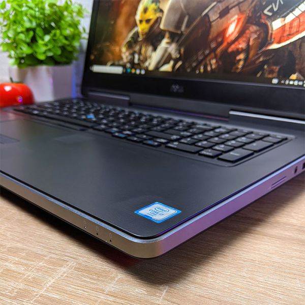 БУ Ноутбук Dell Precision 7710/7720 17.3" FHD IPS i7 6920HQ Nvidia Quadro M1200M 16GB 512GB SSD