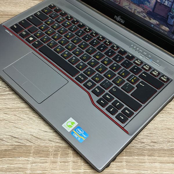 БУ Ноутбук Fujitsu Lifebook E743 14'' HD+ TN i5 3340M 8GB 128GB SSD