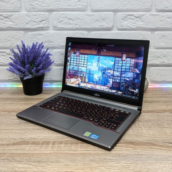 БУ Ноутбук Fujitsu Lifebook E743 14'' HD+ TN i5 3340M 8GB 128GB SSD