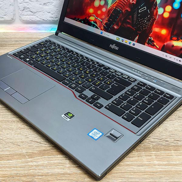 БУ Ноутбук Fujitsu Celsius H770 15.6" FHD IPS i7 7700HQ Quadro M1200 4GB 16GB 512GB SSD