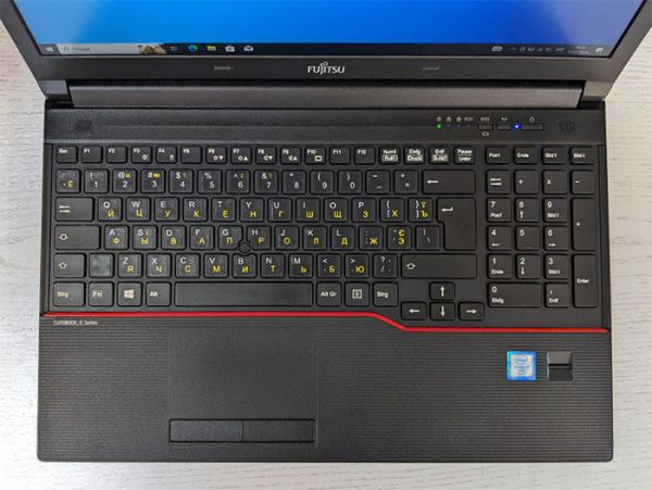 Бизнес Ноутбук Fujitsu LIFEBOOK E556 15.6" 1920х1080 i7 6600U 8GB RAM 256GB SSD