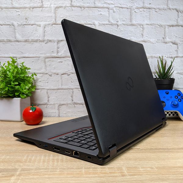 Бизнес Ноутбук Fujitsu LIFEBOOK E458 15.6" i5 7200U 8GB RAM 256GB SSD