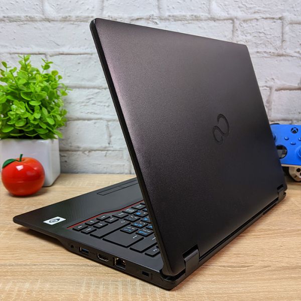Отличный Ноутбук Fujitsu LIFEBOOK E5411 14" 1920х1080 i3-1115G4 16GB RAM 256GB SSD