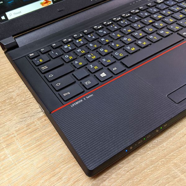 Отличный Ноутбук Fujitsu LIFEBOOK E546 14" i5 6200U 8GB RAM 128GB SSD
