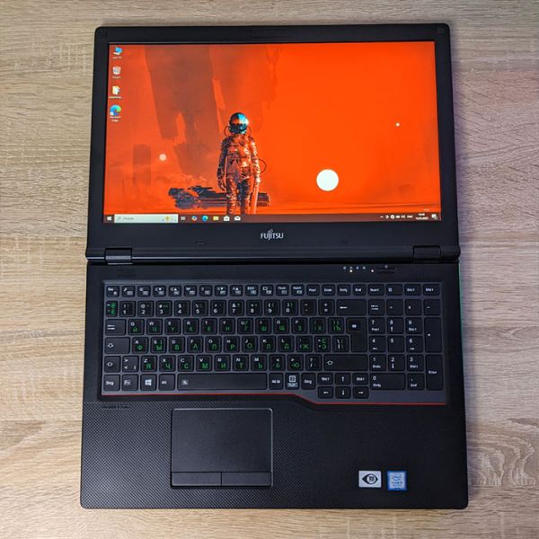 Бизнес Ноутбук Fujitsu LIFEBOOK E559 15.6" i5 8265U 8GB RAM 256GB SSD
