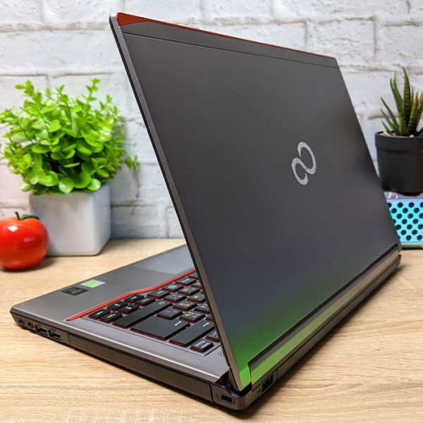 Бизнес Ноутбук Fujitsu LIFEBOOK E744 14" i5 4300M 8GB RAM 256GB SSD