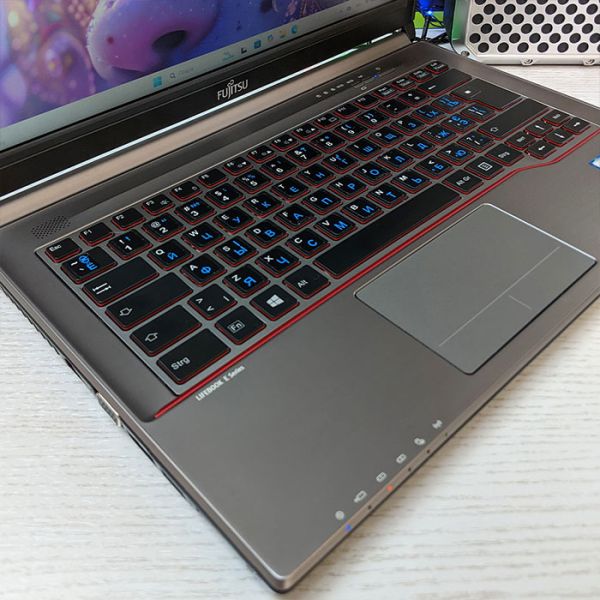 Офисный Ноутбук Fujitsu LIFEBOOK E746 14" i5 6200U 8GB RAM 256GB SSD