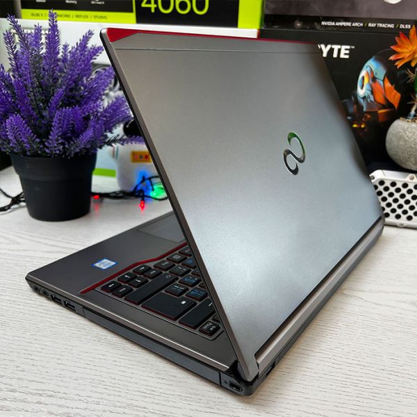 Офисный Ноутбук Fujitsu LIFEBOOK E746 14" i5 6200U 8GB RAM 256GB SSD