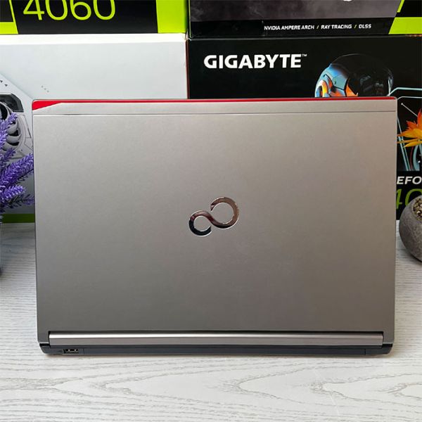 Офисный Ноутбук Fujitsu LIFEBOOK E746 14" i5 6200U 8GB RAM 256GB SSD