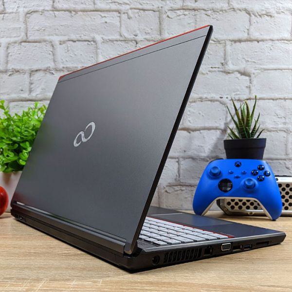 БУ Ноутбук Fujitsu LIFEBOOK E756 White 15.6" HD Ready IPS i5 6300U 8GB RAM 256GB SSD+ веб камера в подарок