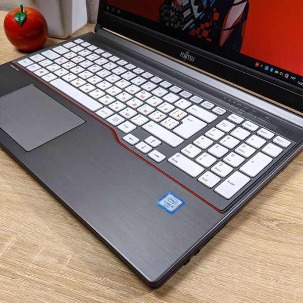 БУ Ноутбук Fujitsu LIFEBOOK E756 White 15.6" HD Ready IPS i5 6300U 8GB RAM 256GB SSD+ веб камера в подарок