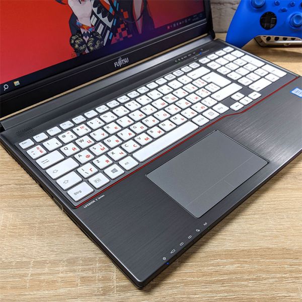 БУ Ноутбук Fujitsu LIFEBOOK E756 White 15.6" HD Ready IPS i5 6300U 8GB RAM 256GB SSD+ веб камера в подарок