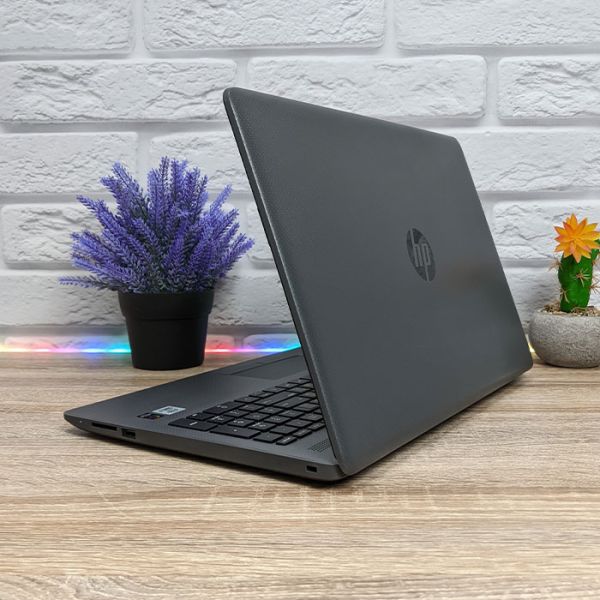БУ Ноутбук HP 250 G7 15.6'' FHD TN i7 1065G7 Iris Plus 16GB 256GB SSD