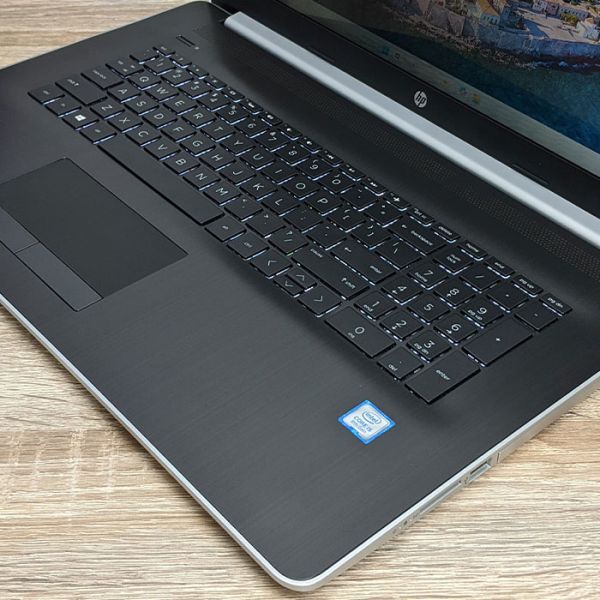 БУ Ноутбук HP Laptop 17-by0062cl 17.3'' HD+ TN i5 8250U 16GB 256GB SSD