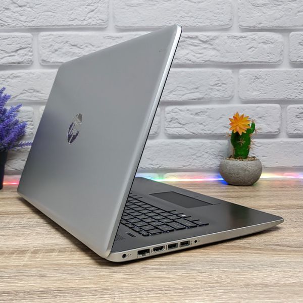 БУ Ноутбук HP Laptop 17-by0062cl 17.3'' HD+ TN i5 8250U 16GB 256GB SSD