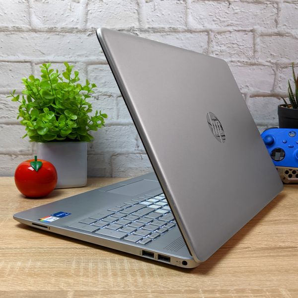 HP Laptop 15t-dw300 / 3045 /3035 - Игровой Ноутбук с Windows 11 и Гарантией (15.6'' Touch i5 1135G7 16GB 256GB SSD)