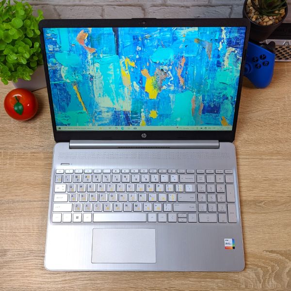 HP Laptop 15-dy2093dx - Мощный и Компактный Ноутбук с Windows 10 и Гарантией (15.6'' i5 1135G7 16GB 256GB SSD)