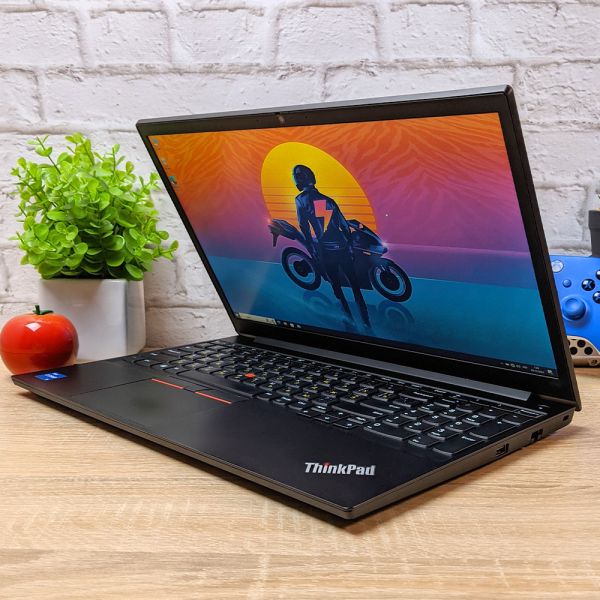 БУ Ноутбук Lenovo ThinkPad E15 Gen2 15.6'' FHD IPS Ryzen 5 4500U 16GB 256GB SSD