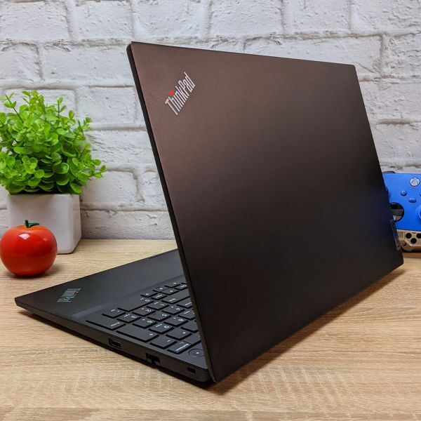 БУ Ноутбук Lenovo ThinkPad E15 Gen2 15.6'' FHD IPS Ryzen 5 4500U 16GB 256GB SSD