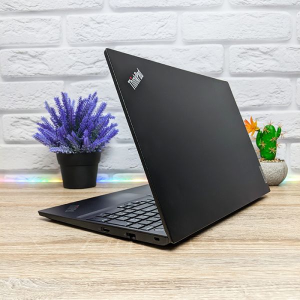 БУ Ноутбук Lenovo ThinkPad E15 Gen2 15.6'' FHD IPS Ryzen 5 4500U 16GB 256GB SSD