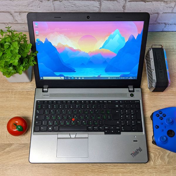 БУ Ноутбук Lenovo ThinkPad E570 Black 15.6" HD Ready TN i5 6200U 8GB 256GB SSD