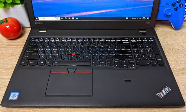 БУ Ноутбук Lenovo ThinkPad T560 15.6" FHD TN i5 6300U 8GB 256GB SSD двойная батарея