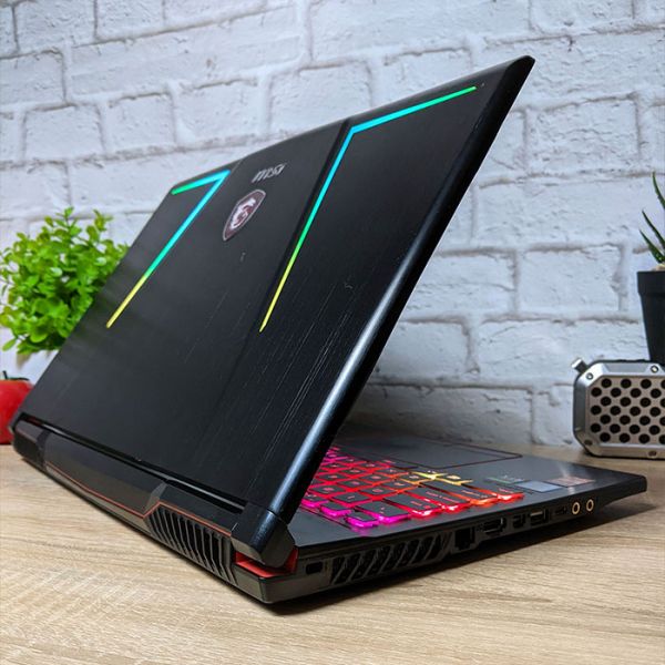 Крутой Мощный Игровой ноутбук MSI GE63 Raider RGB 9SE 15.6" IPS i7-9750H RTX 2060 32GB + SSD