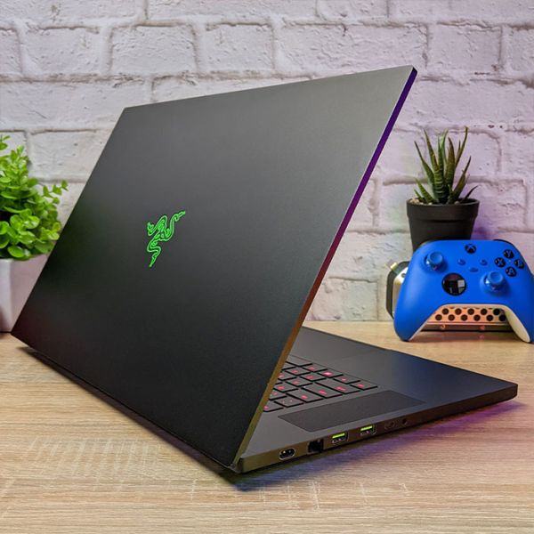БУ Ноутбук Blade Razer RZ09-0287 17.3" FHD IPS 144Гц i7 9750H RTX 2060 6GB 16GB +SSD