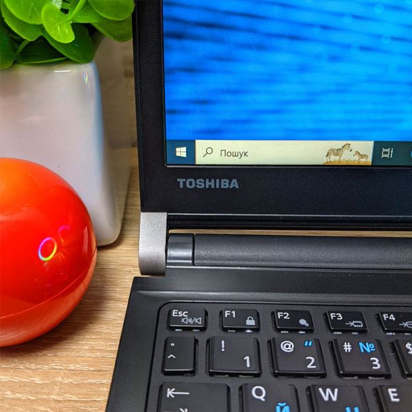 Мощный офисный ноутбук TOSHIBA Portege A30-C-1PD 13.3'' Intel i7 6500U 8GB + SSD