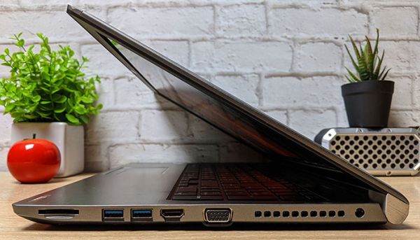 Производительный ноутбук TOSHIBA Tecra A50-E-13L 15.6" Intel i5 8250U 8GB + SSD