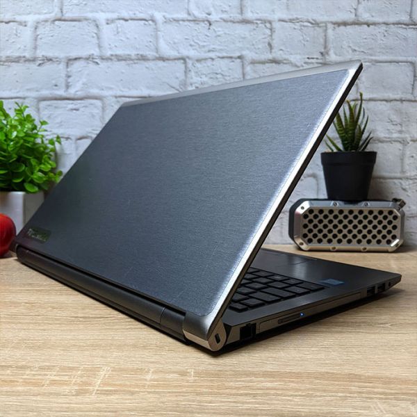 Производительный ноутбук TOSHIBA Tecra A50-E-13L 15.6" Intel i5 8250U 8GB + SSD